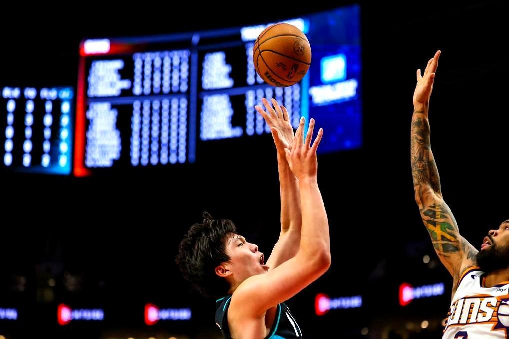 杨瀚森这波进化，简直肉眼可见！前段时间下放发展联盟练级，回来后直接在开拓者站稳脚