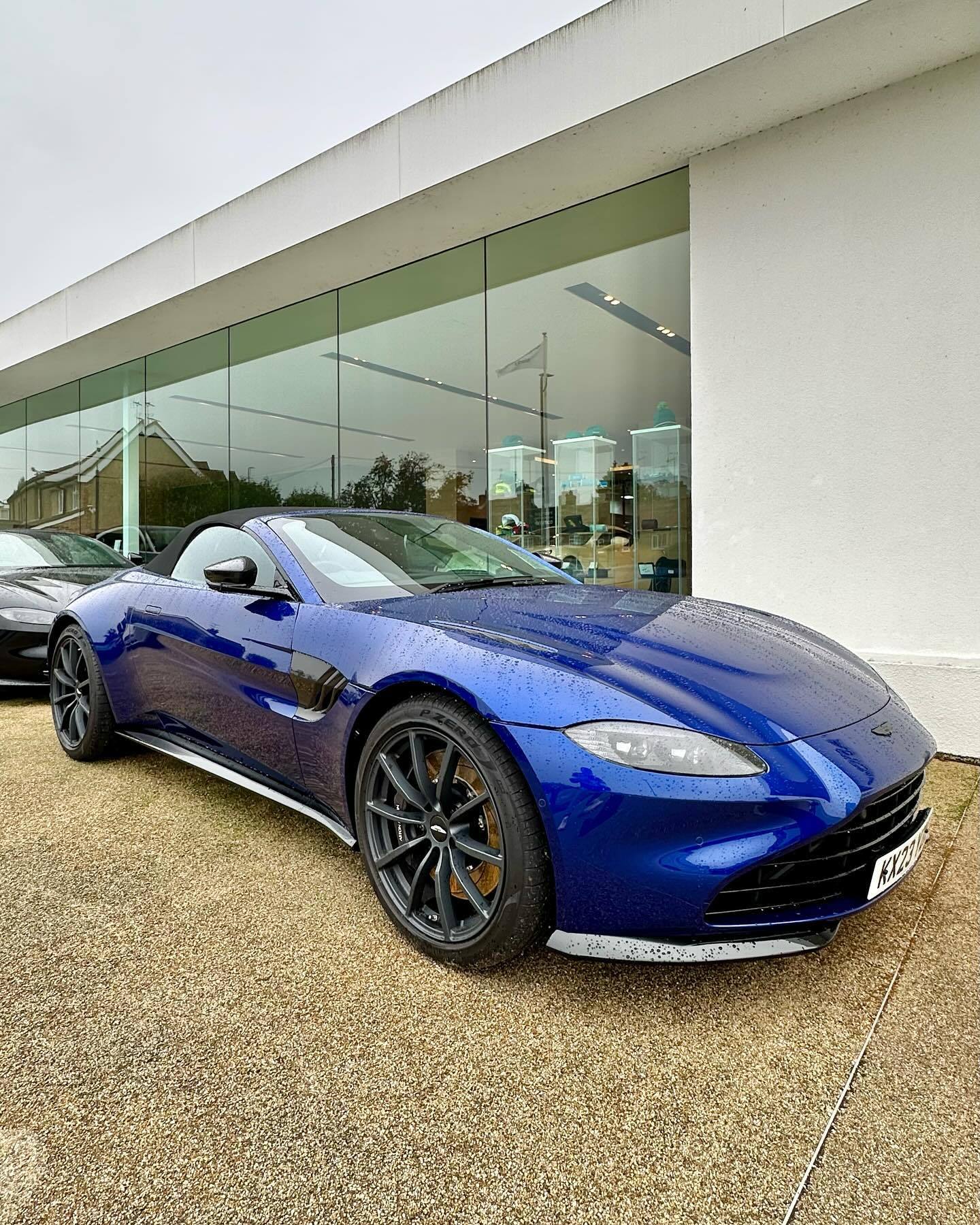阿斯顿马丁 Vantage Roadster#阿斯顿马丁[超话]##豪车超跑##