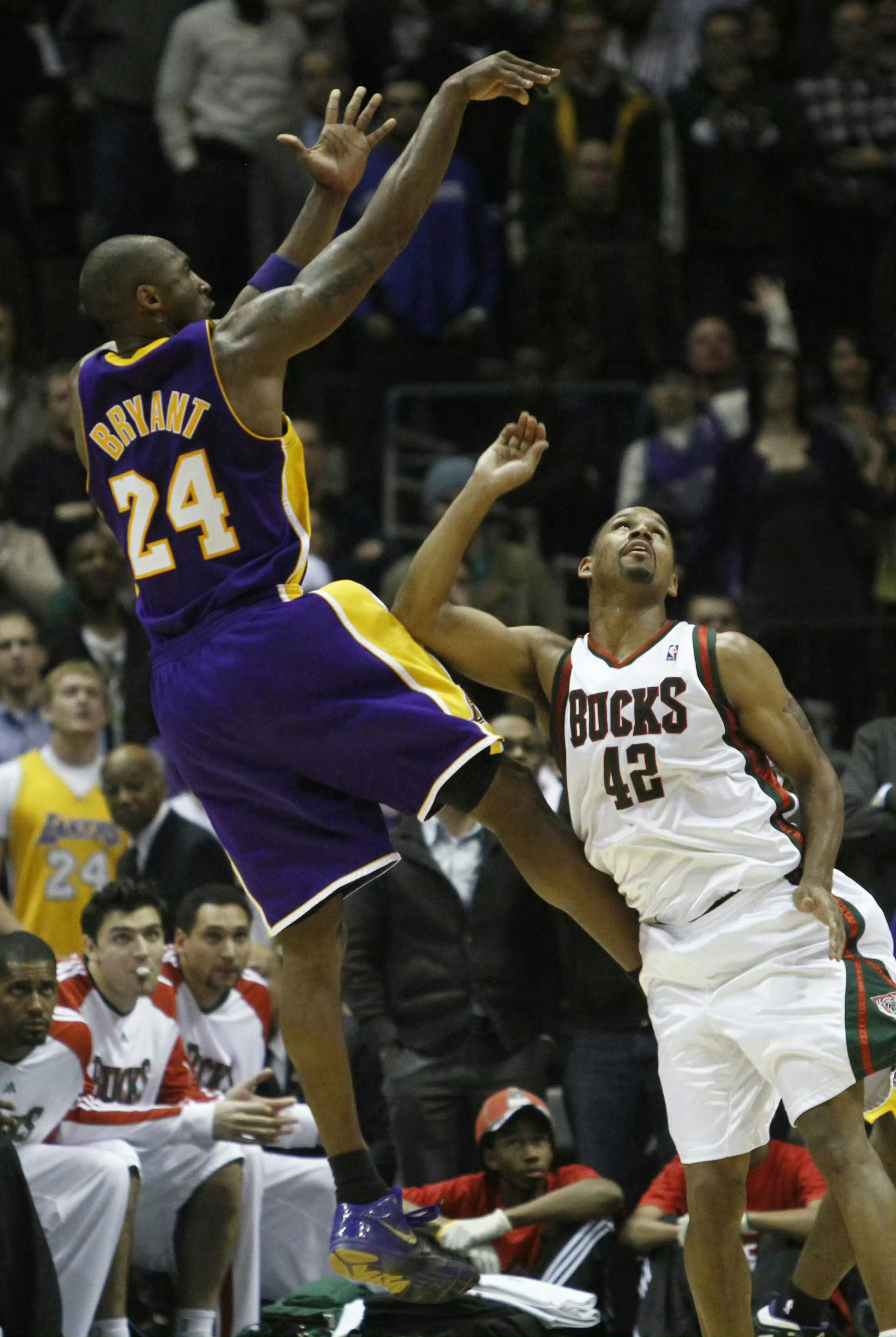 这个世界是神奇的，有很多神奇的事情、神奇的道理，它们藏在空气里，或者藏在脚底下，