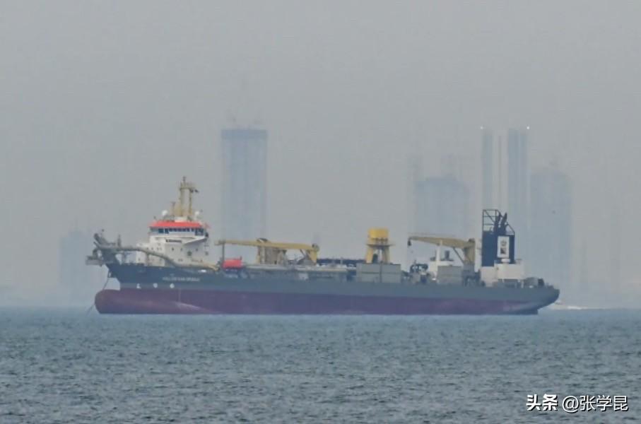 彭博社今天报道：“中国正向伊朗施压，要求其保持霍尔木兹海峡畅通，避免袭击石油和液