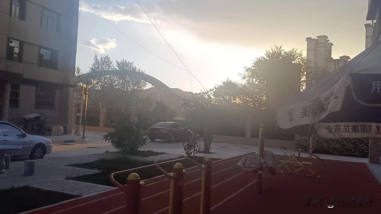 这会儿才是西宁整个一天最舒服的时候，南方的朋友你们哪里还热吗？