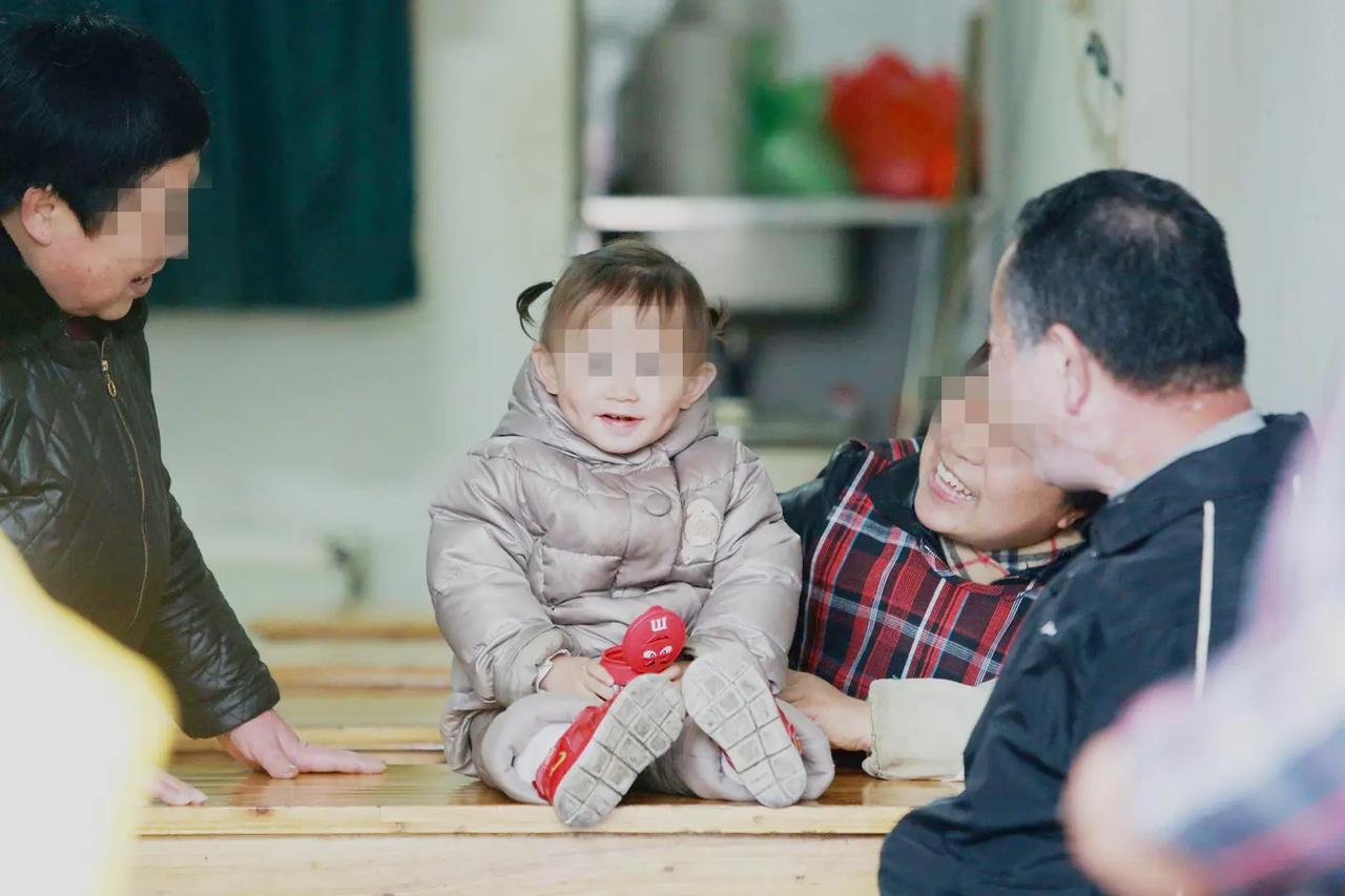 理解老人带孩子：帮忙是情分，不帮是本分，夫妻需明了老人心意，尊重其选择

关于老
