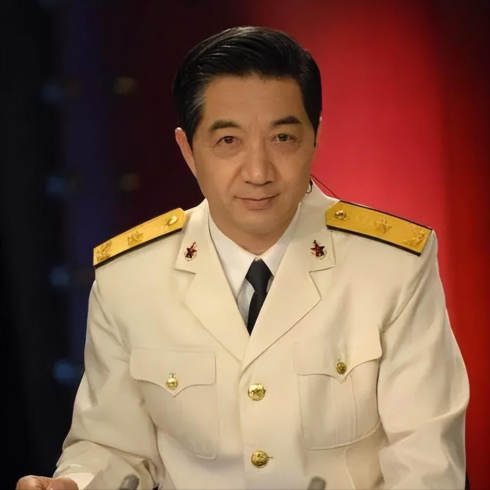军事专家，张召忠说，八十年代，广州造船厂买了一艘航母，是退役的，我想去看看，结果