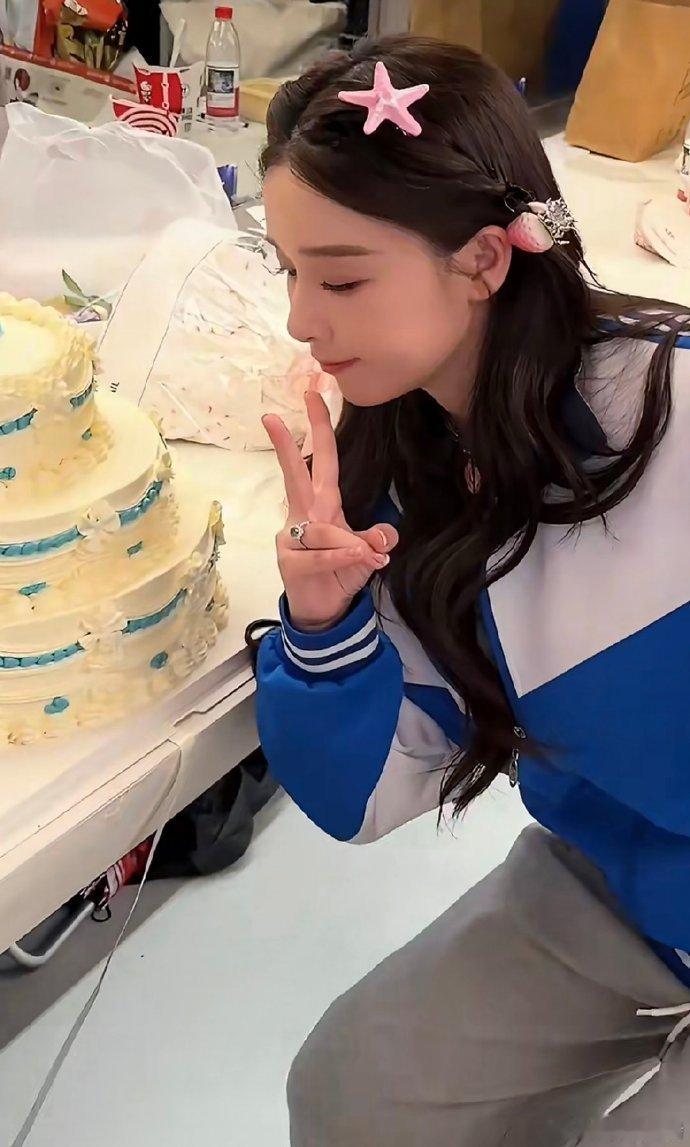 浪姐节目组给阚清子过生日乘风2026今天是阚清子的生日，祝 38 岁的她生日快乐