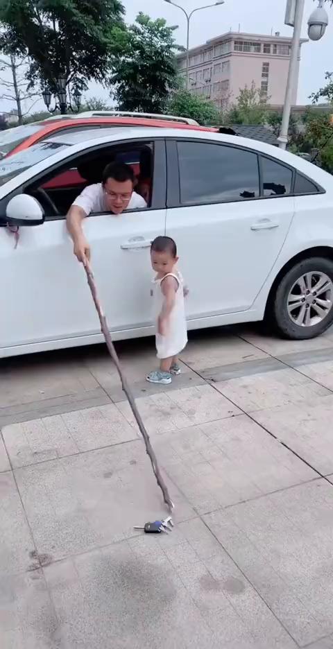 有人。