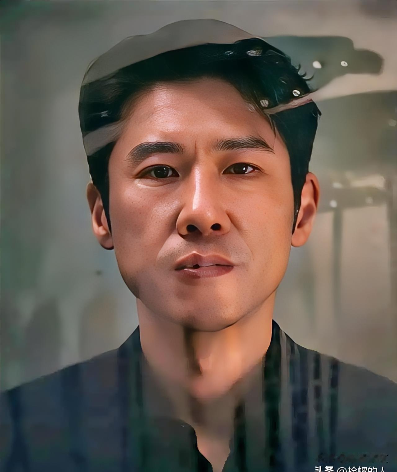 我能接受王骁长的丑，也能接受王骁个不够高，但是我实在接受不了
我能接受闺蜜追星追