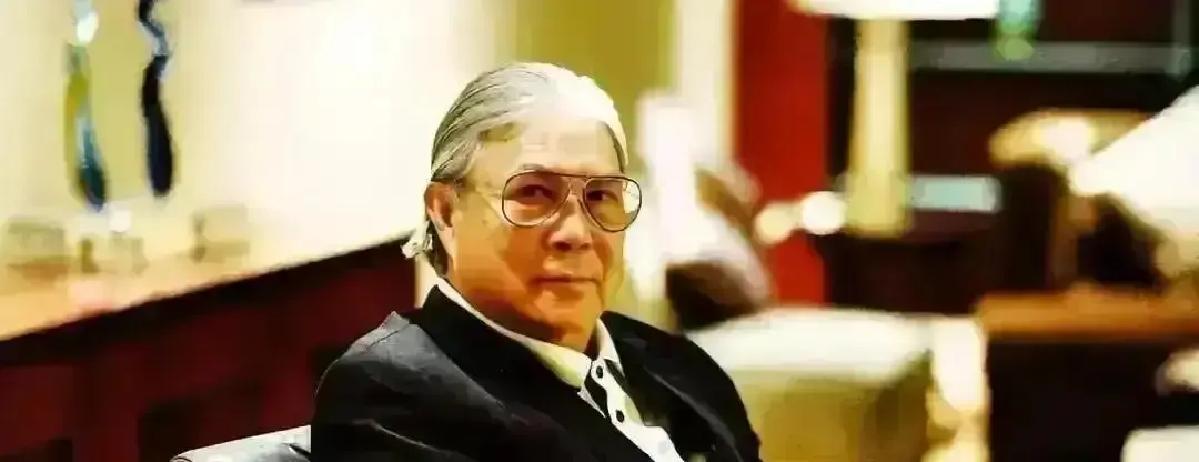 豪门离婚像拆公司，最怕撕破脸。霍家干脆把“周三聚餐”写进协议，19年雷打不动。朱