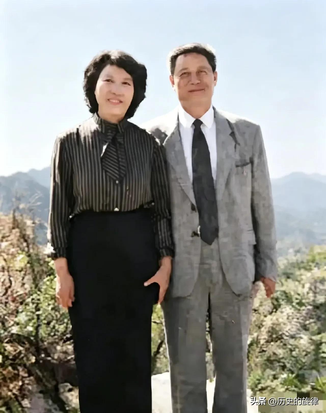 大寨铁姑娘郭凤莲半生荣光，身后藏着一位甘愿兜底的好丈夫贾富元
 
提起山西大寨，