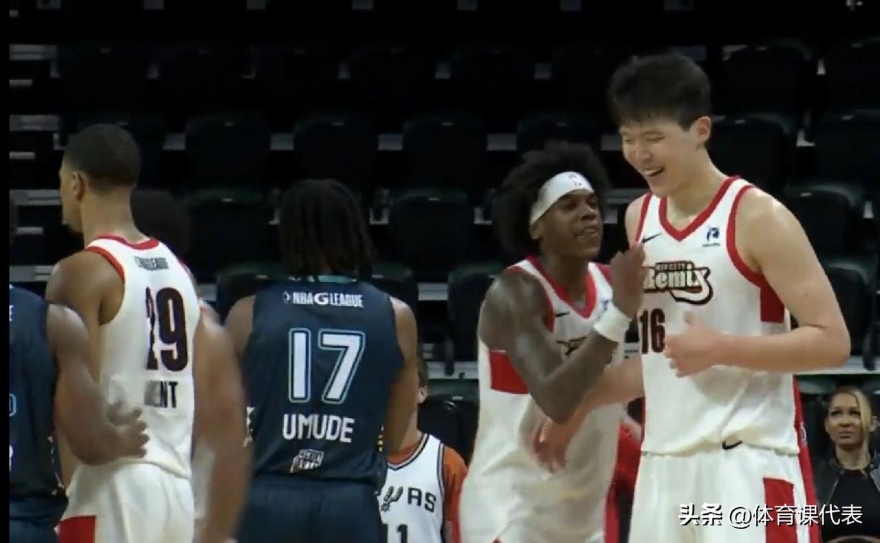 调整能力真强！杨瀚森上半场6中1，下半场6中6关键补扣和2+1杀死比赛，混音险胜