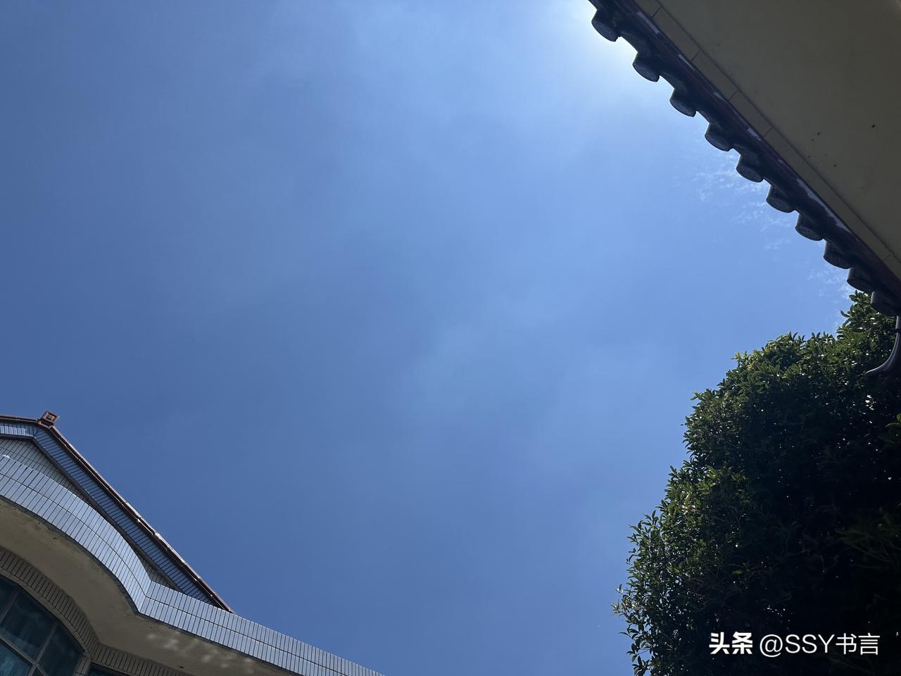 分享一张相册里随手拍的天空