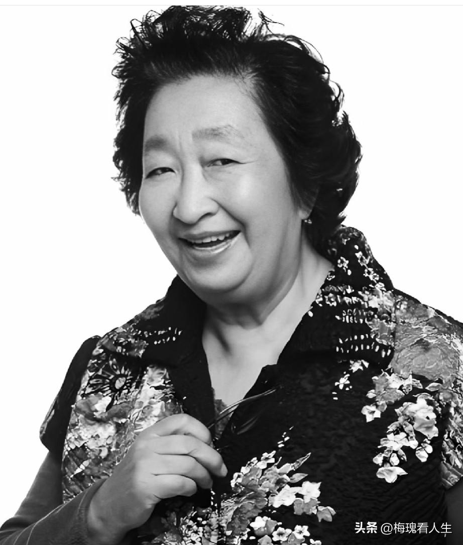 彭玉老师走了，这事儿传出来，心里确实挺不是滋味的。

很多人第一时间盯着那点退休