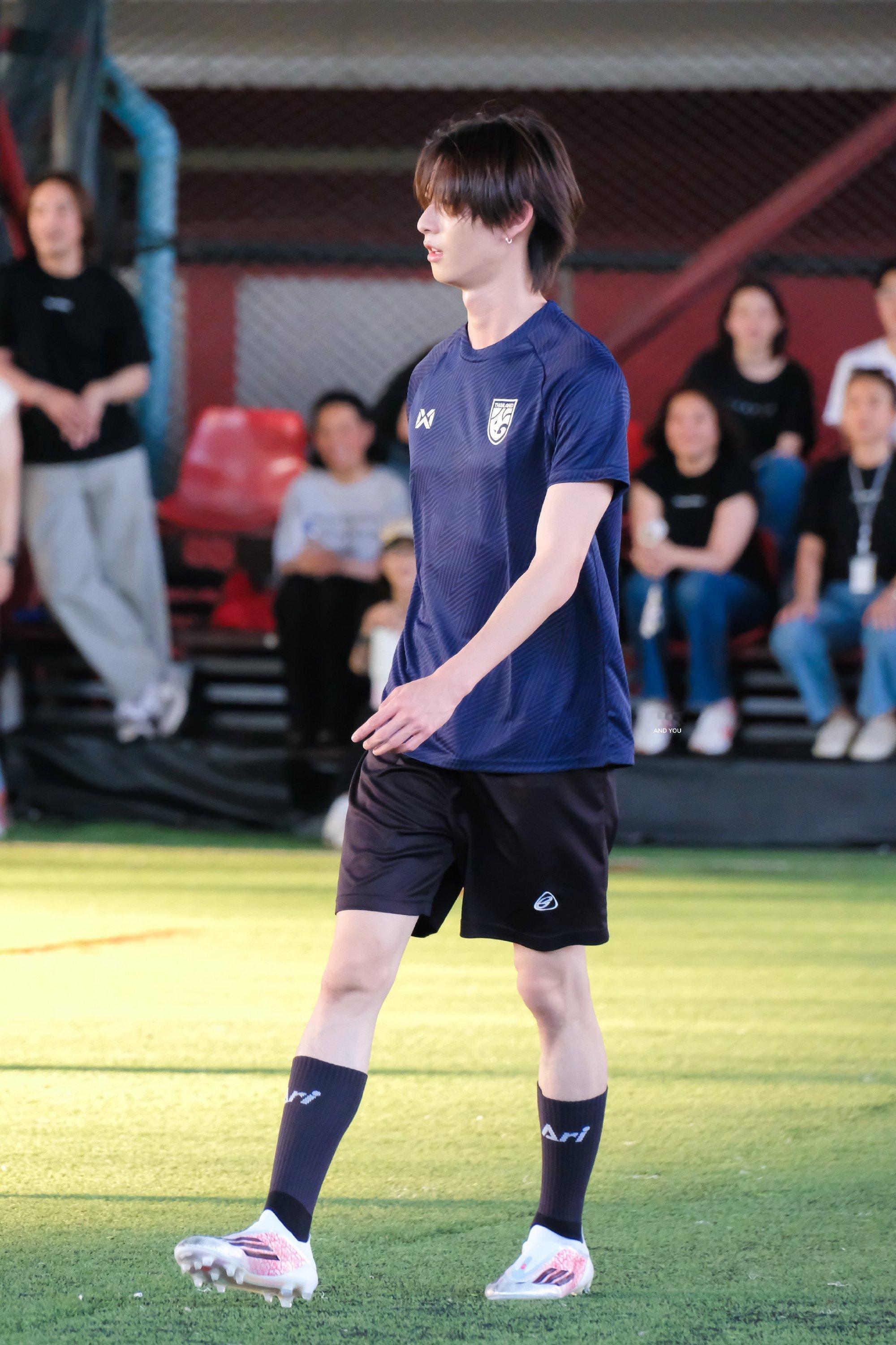 品鉴帅哥时刻——上次米兰时装周人气全球排第四，姓名:Pooh Krittin吴昱