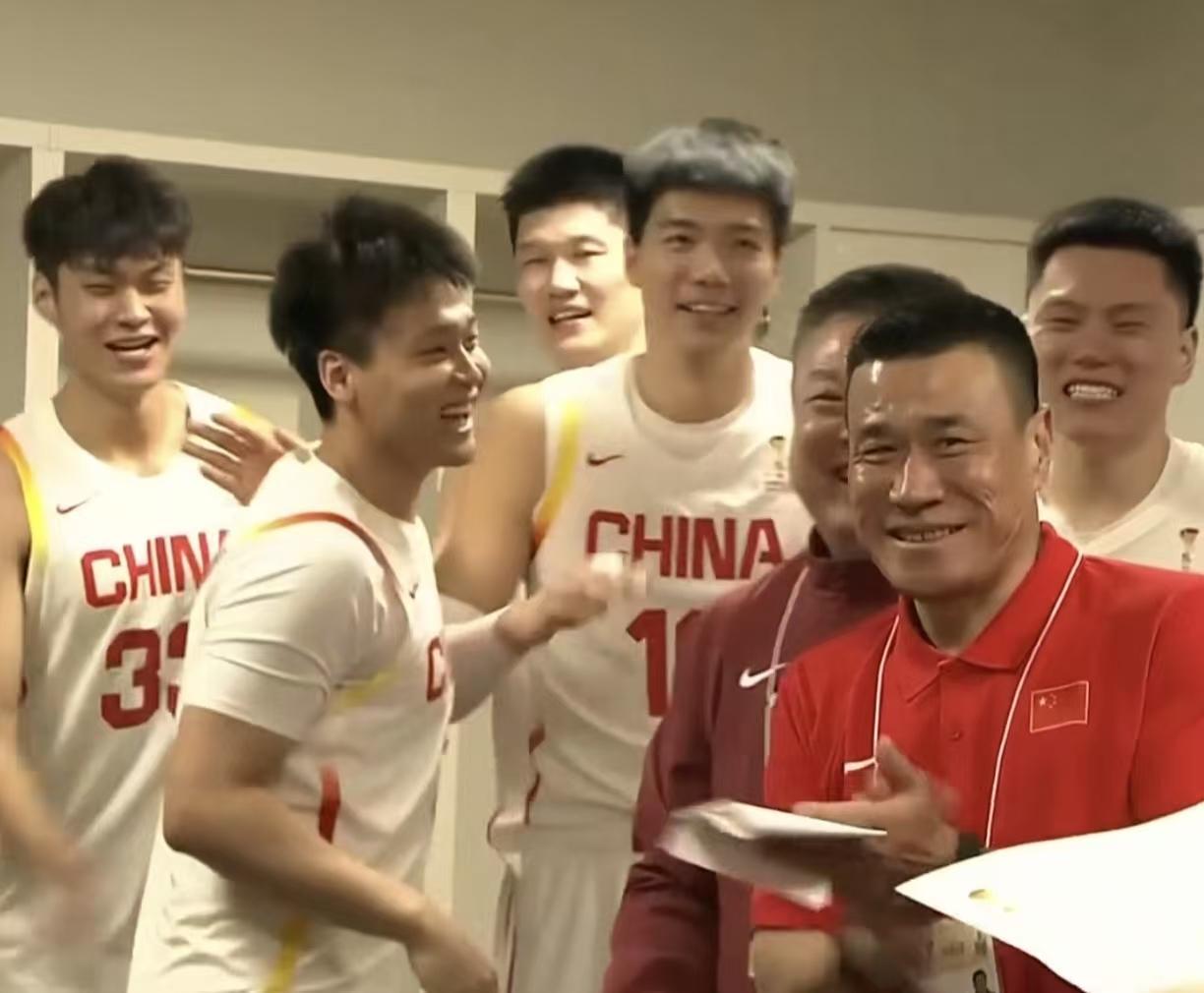 中国男篮赢下日本这关键一战，全队没有广东球员出战，报名的焦泊乔也没上场，对广东球