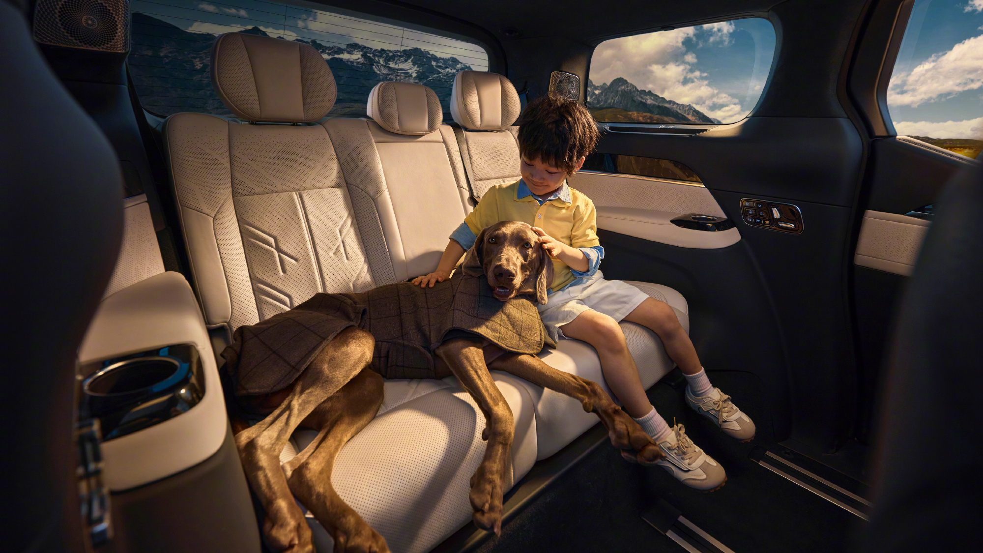 极氪009推出七座齐家版 焕新极氪009今日在北京车展正式发布，除了七座豪华版、