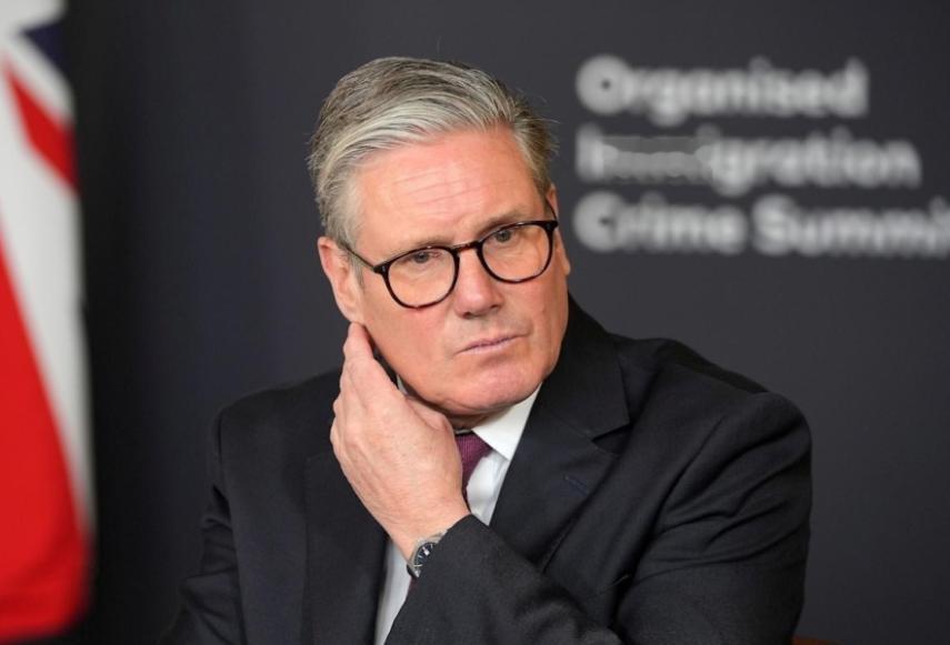 特朗普没料到，普京估计也没料到，英国首相居然当着全世界的面说：“中国是世界三大强