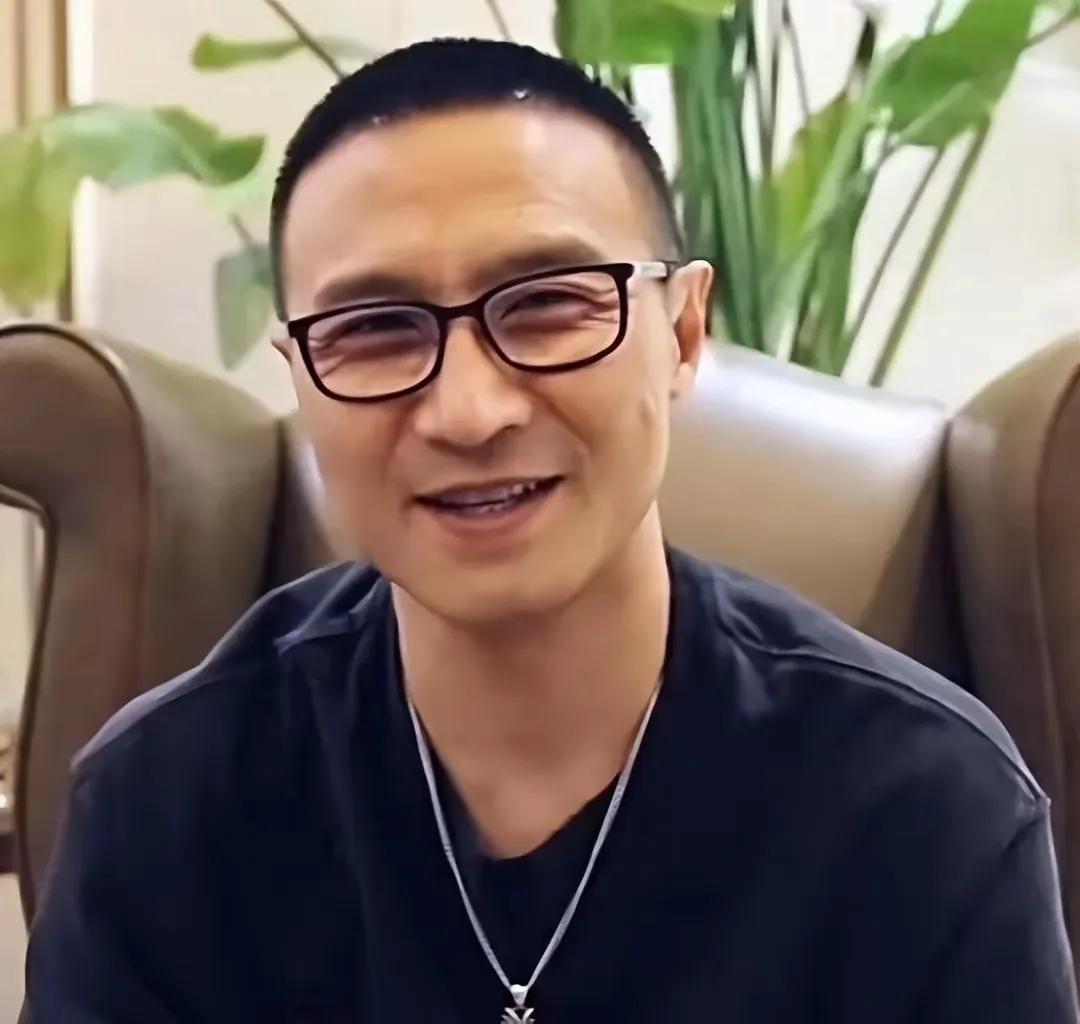 章子怡和汪峰离婚后，这前妻前夫的感情生活，一度引起人们的关注，我当时还在想，章子