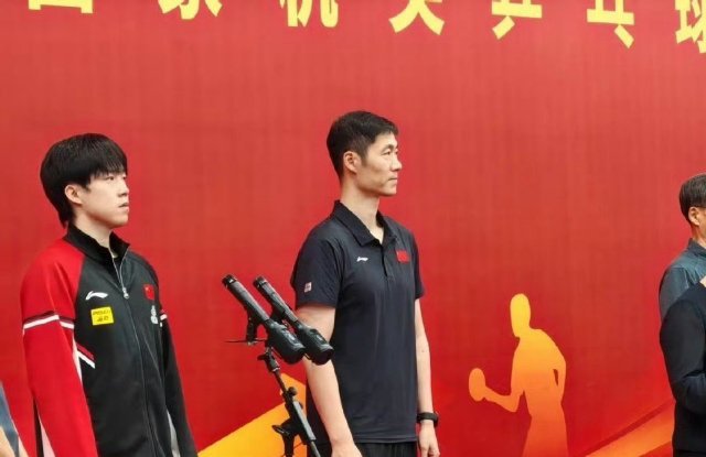 王励勤带领王楚钦孙颖莎王曼昱出席开幕式 T2小分队惊喜现身中央和国家机关乒乓球赛