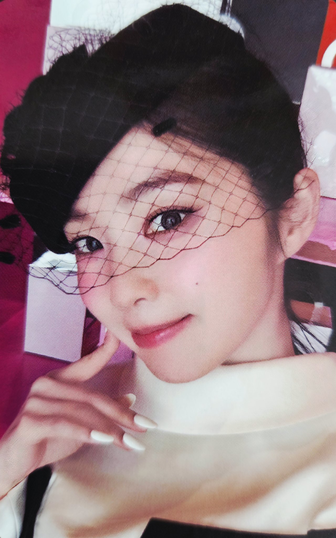 这次正规一辑小卡也是每张都很貌美的IRENE，小卡女神！