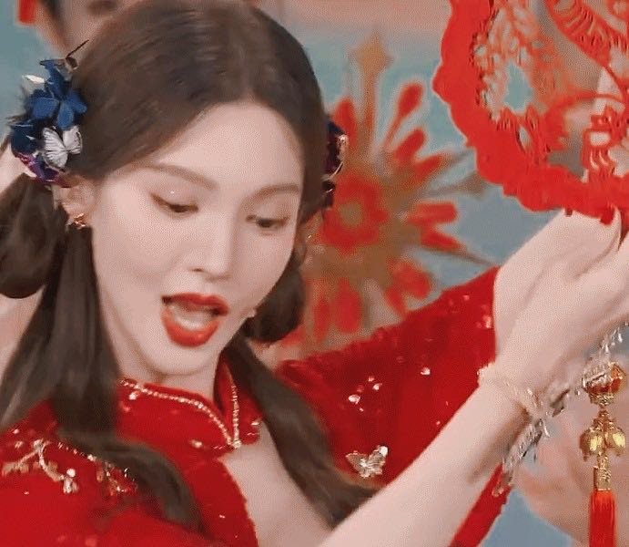 央视春晚四大美女  昨晚央视春晚的这个舞台美的也太有质感了，可以说是最养眼的一个
