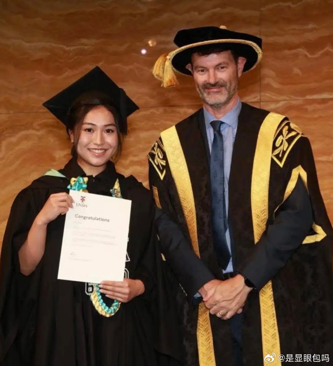 黎瑞恩见证23岁女儿大学毕业，赴澳洲参加毕业礼，自曝从头哭到尾！ 