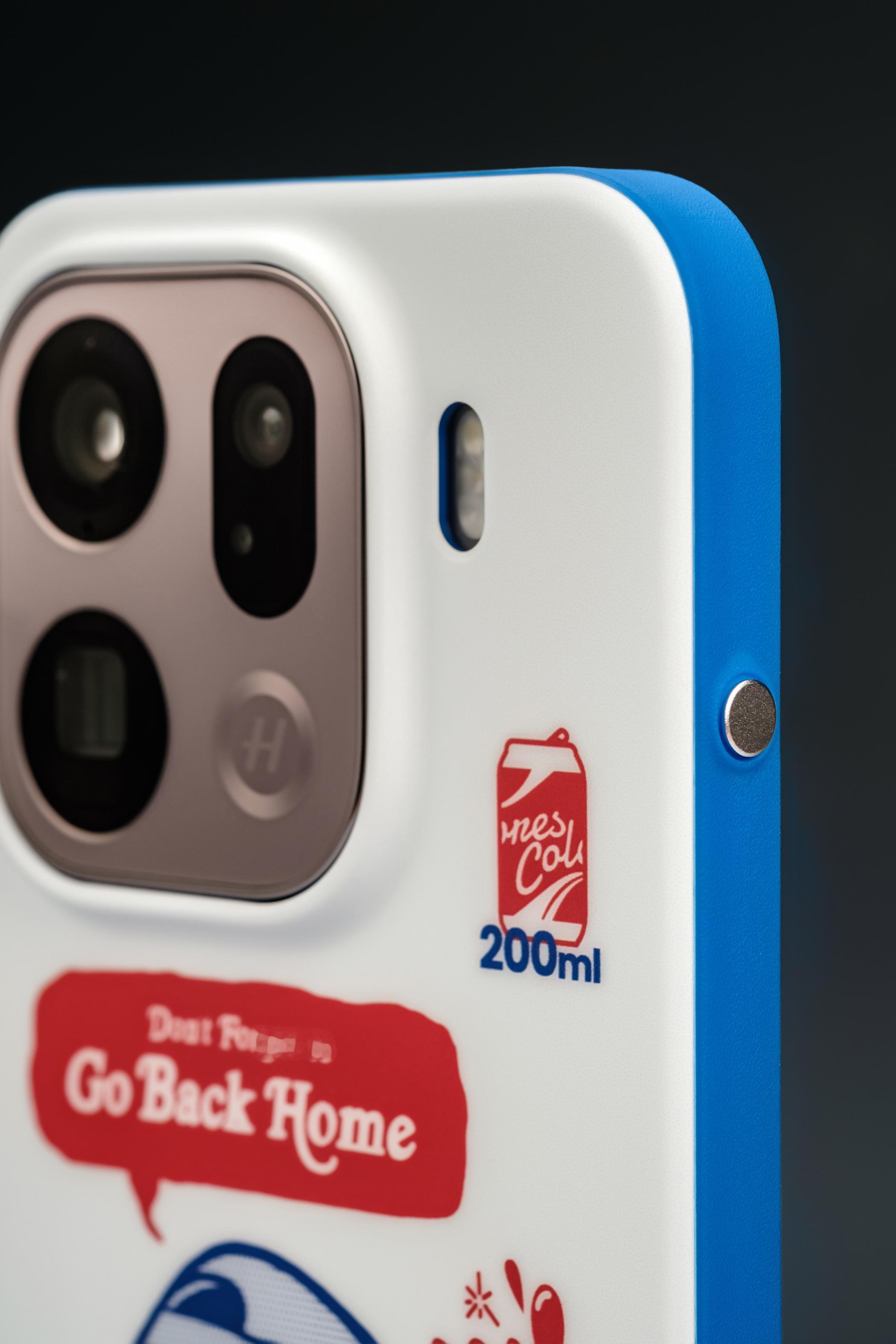 这是一款让人赏心悦目的手机壳像是给手机换上一身帅气的新衣👔清爽亮眼的蓝，干净纯