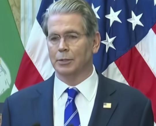 美国财长贝森特曾向媒体表示：“中国是现代世界历史上没见过的国家，中国非常独特！”