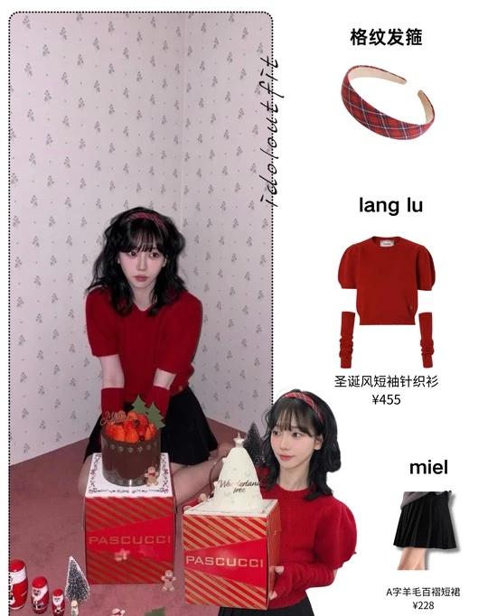 柳智敏圣诞红穿搭，甜酷氛围的小心机拆解
▫️色彩思路：正红色短款针织衫作为视觉核