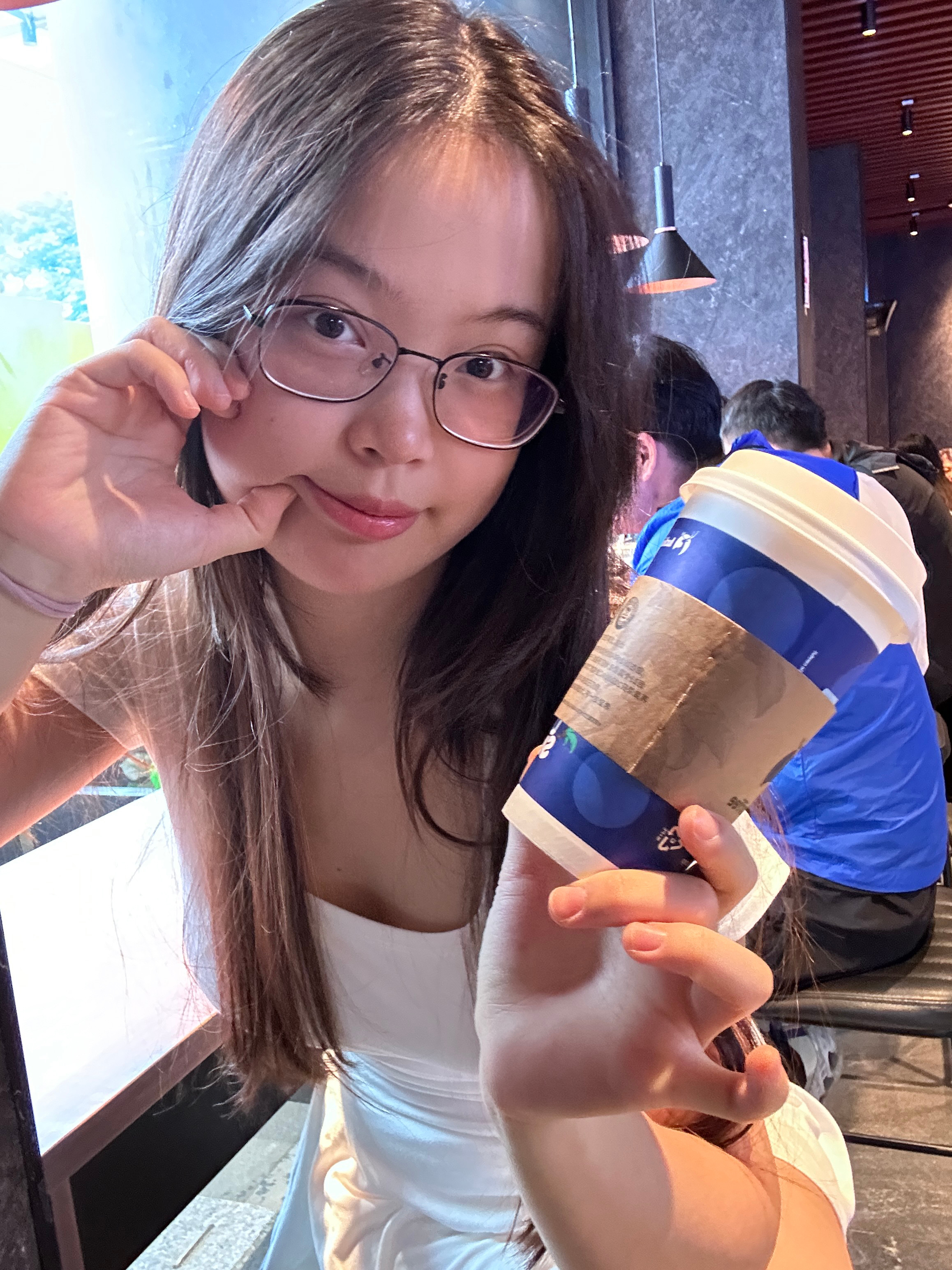这个白色有点透胸垫所以不想做。即便我写上会透也会有人明知道透还买然后又因为透退货