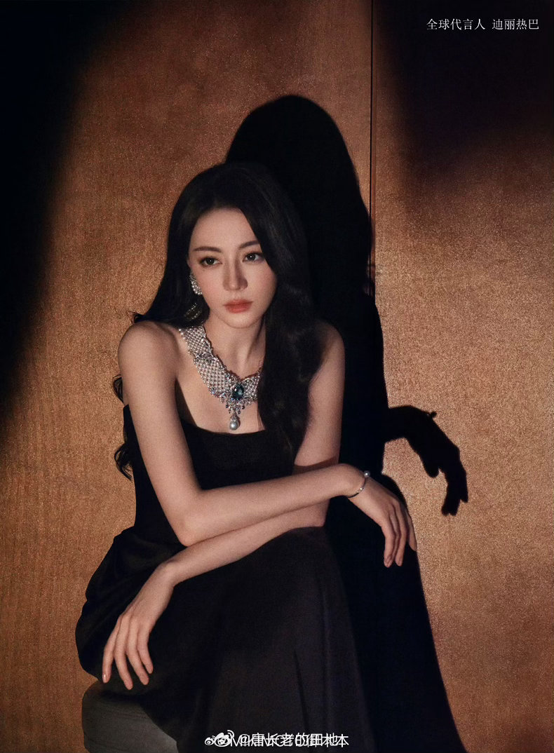 迪丽热巴明天将出席MIKIMOTO高珠展期待美巴 