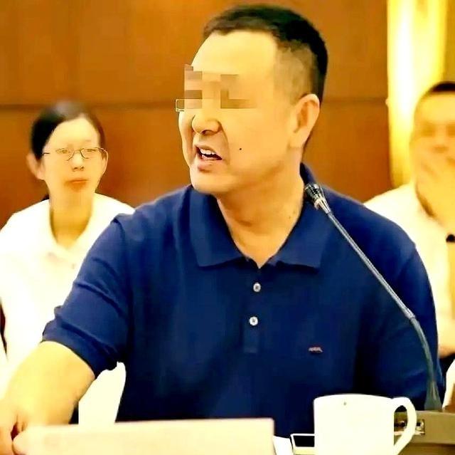 浙江诸暨商人陈金迪欠银行近20亿跑澳洲了，法院18道限高令和5年老赖名单在他眼里