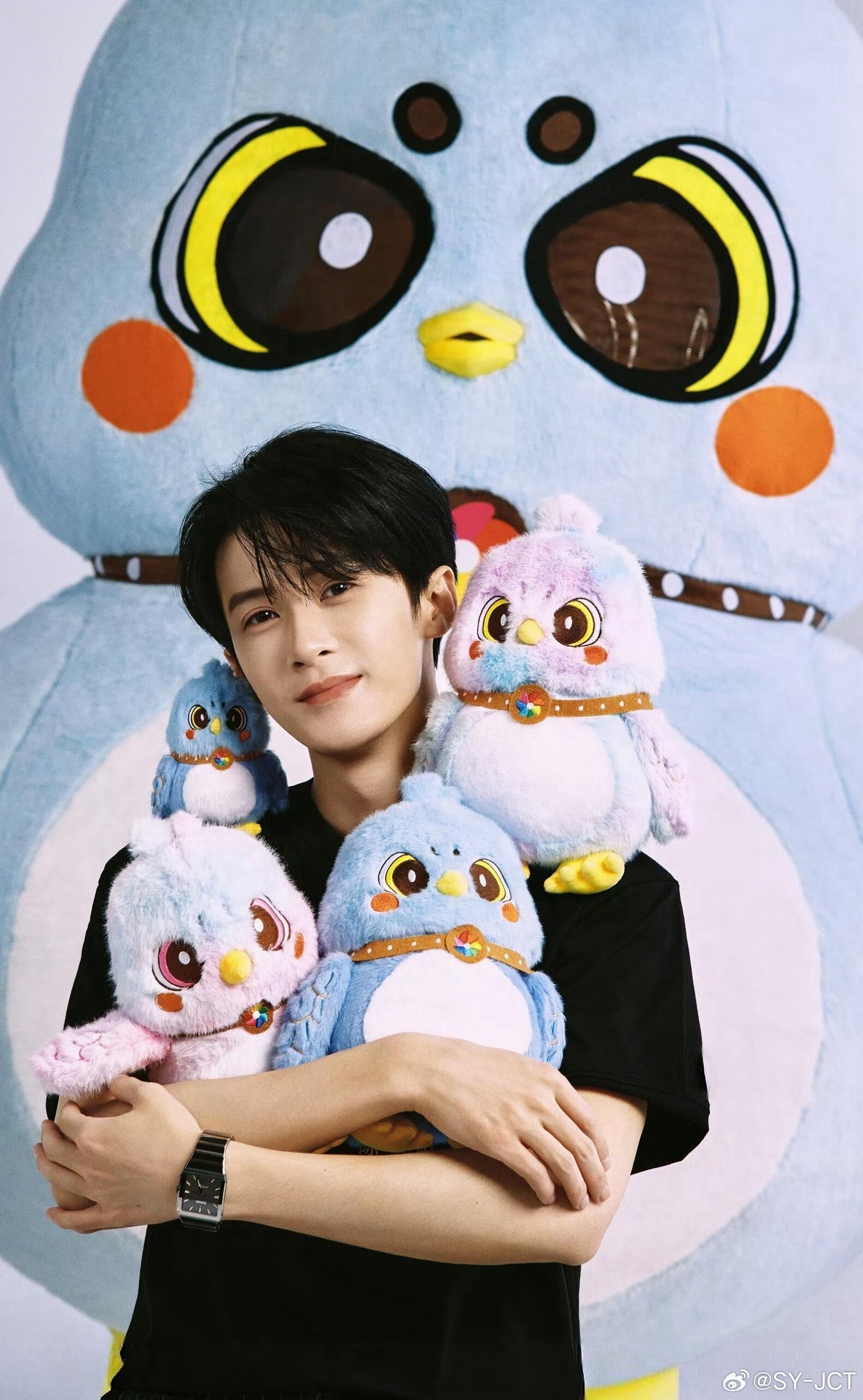 早上好！周五愉快！我的大明星檀健次，希望你天天开心快乐健康！星途永远璀璨！小炭火