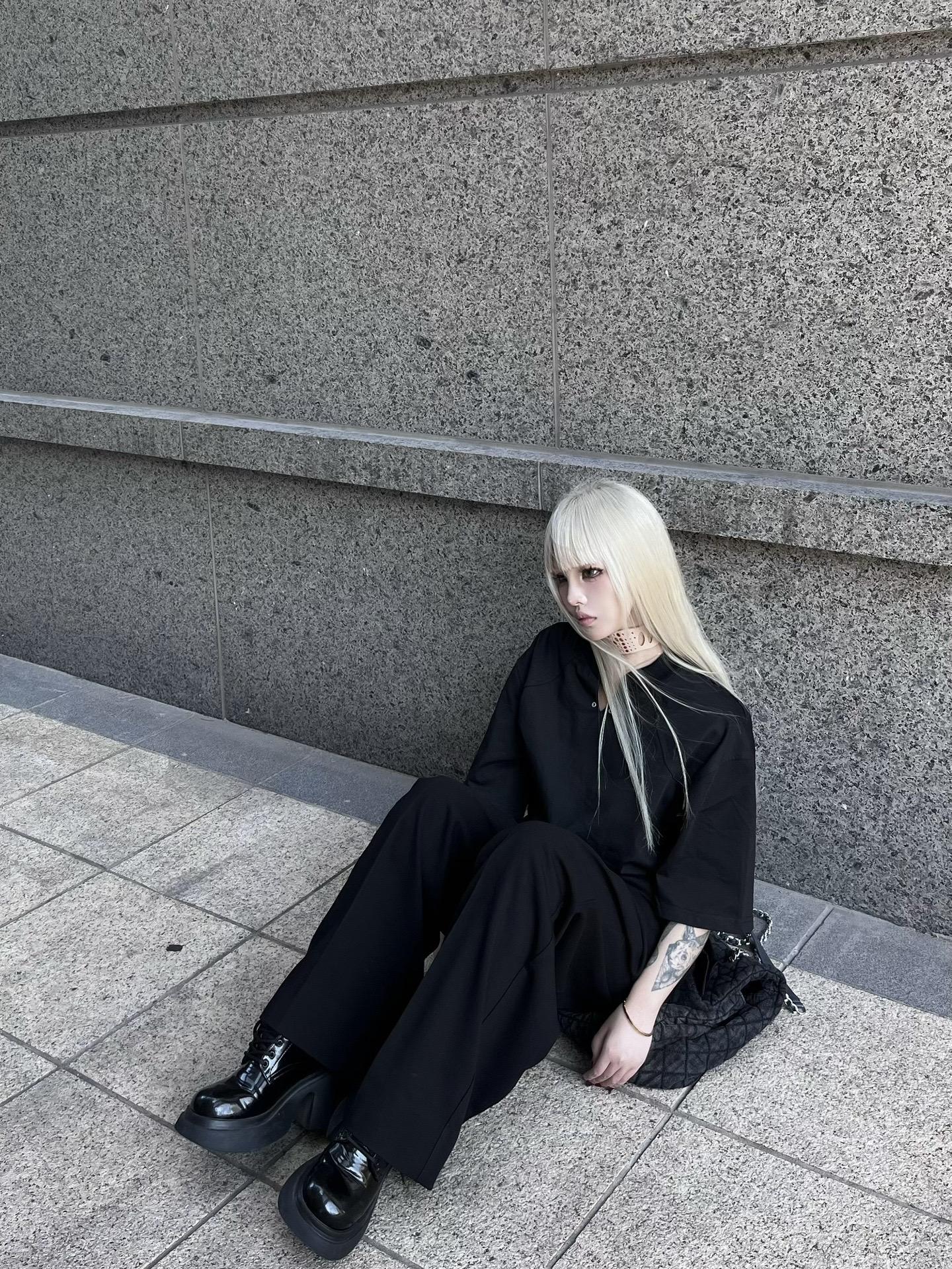 如何辨别自己有恋丑癖：
当别人都在说你老公丑的时候，你说出：
1他不上镜。
2他人很好。
3他有一米八。
4你不觉得他的手特别好看声音特别好听么。
5他很聪明。
6他小时候特别可爱。
7是衣服的问题。
8他长相比较小众