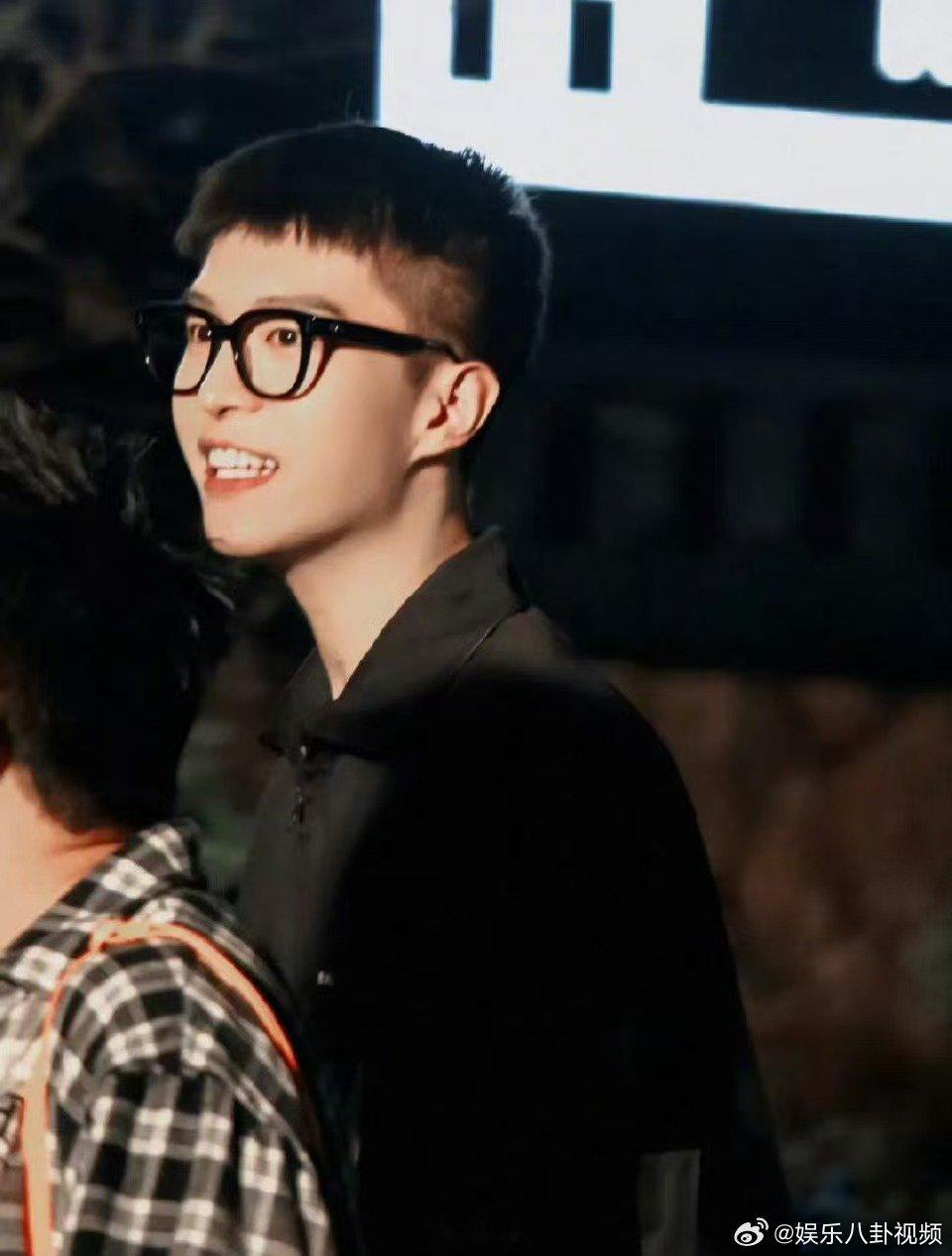 范丞丞你是会帮忙的 你好星期六 好六趣味游戏笑不活了，张艺凡辛苦把气球鸡扇到篓边