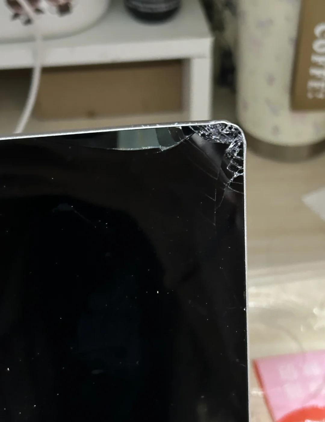 华为matebook14 2023款屏幕和壳怎么修
今天把电脑💻摔了！！！太心