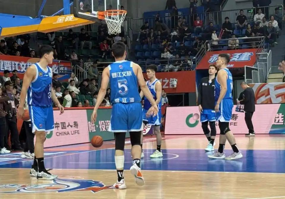 北京vs福建前瞻：麦基周琦双塔优势明显，赵睿有望解禁复出

福建目前的战绩为10