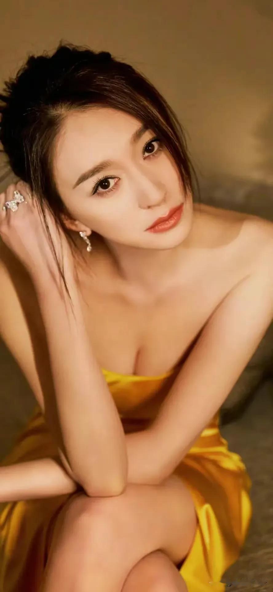 五十岁的李小冉，太有女人味了！