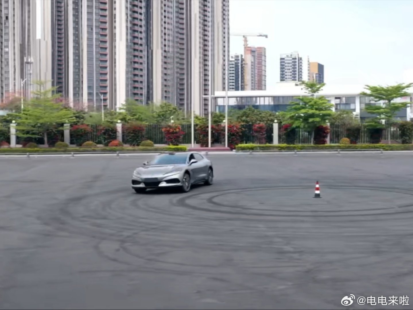 个人认为腾势Z9GT是纯电动车里目前唯一可以诠释GT的车型！Gran Turis