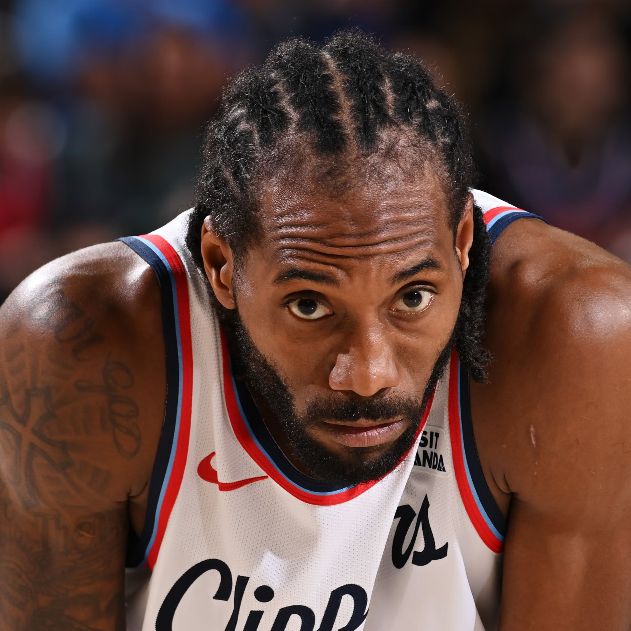 洛杉矶快船 最强北伐！快船赛季初的战绩是6胜21负，现在的战绩是32胜32负！ 