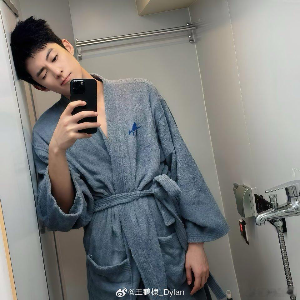 王鹤棣说祝大家永远不死细细品味，“永远不死”其实是最高级别的祝福。其他的祝福都是