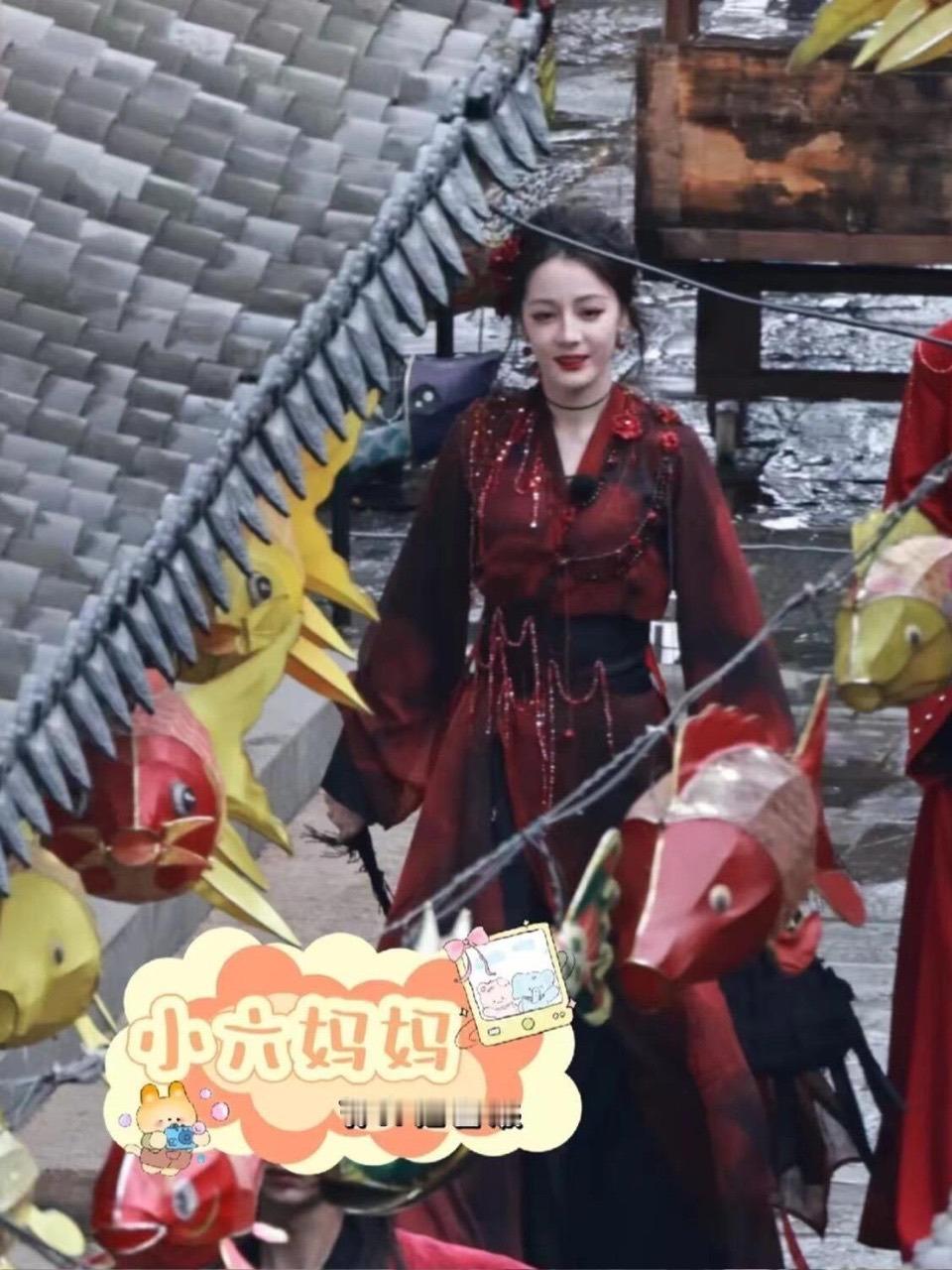 娱乐[超话]迪丽热巴开推被抓了迪丽热巴被抓了迪丽热巴客栈老板娘 ​​​
