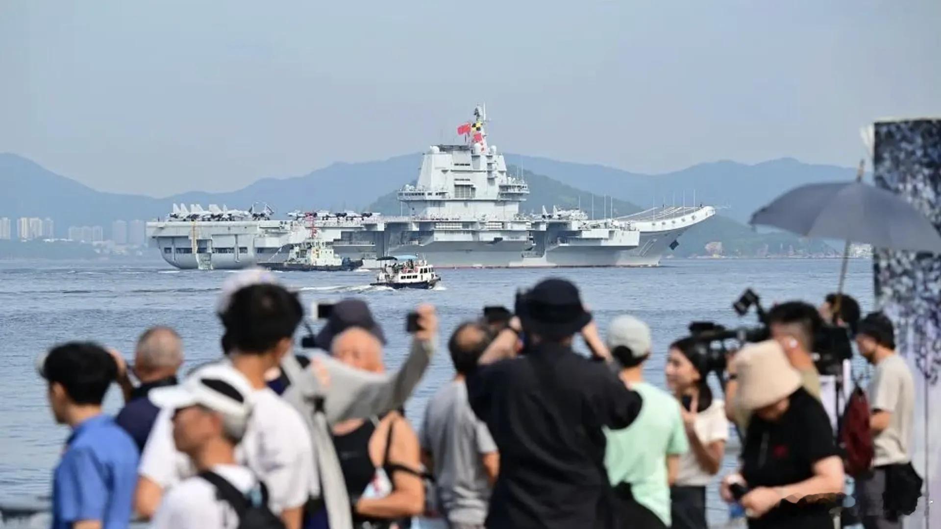 山东舰航母编队访问香港，万吨大驱首开放 ，通宵抢票引爆爱国热潮 来了！特大好消息