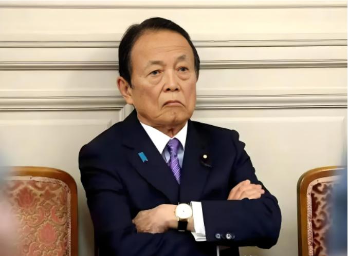 麻生太郎这番话，是在给中日关系“盖棺定论”！就在众议院解散的最后关头，这个自民党