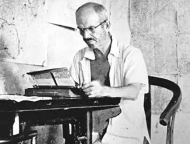1939年，白求恩被埋葬在河北唐县，由于他在前线战死，交通队只好秘密的把白求恩的
