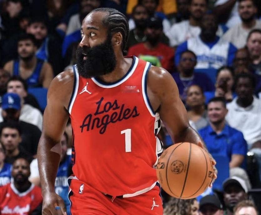 182岁的阵容！快船摆出“死亡5老”阵容，近10战9败，哈登，求你了，申请交易吧