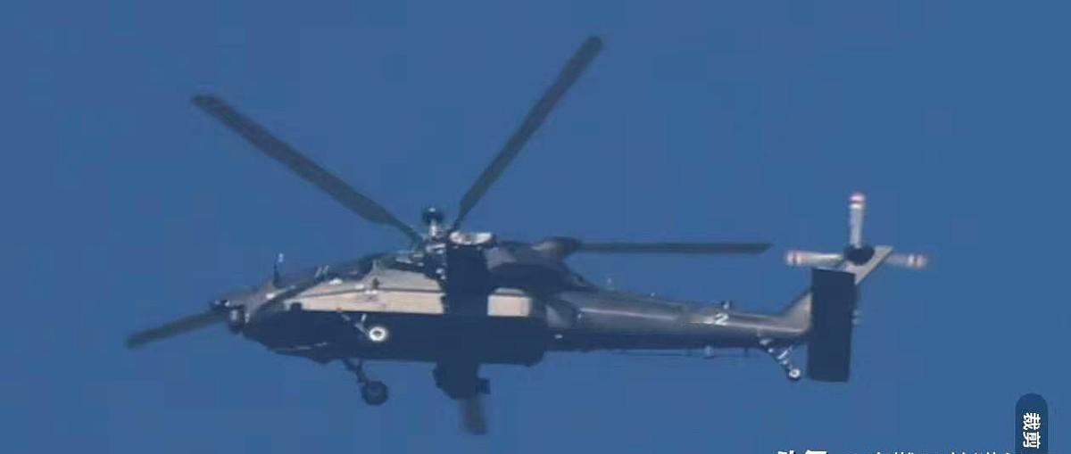 现在AI太牛了，比如这个“直-21”的图片：图2是AI增益后的照片，清晰度大幅提