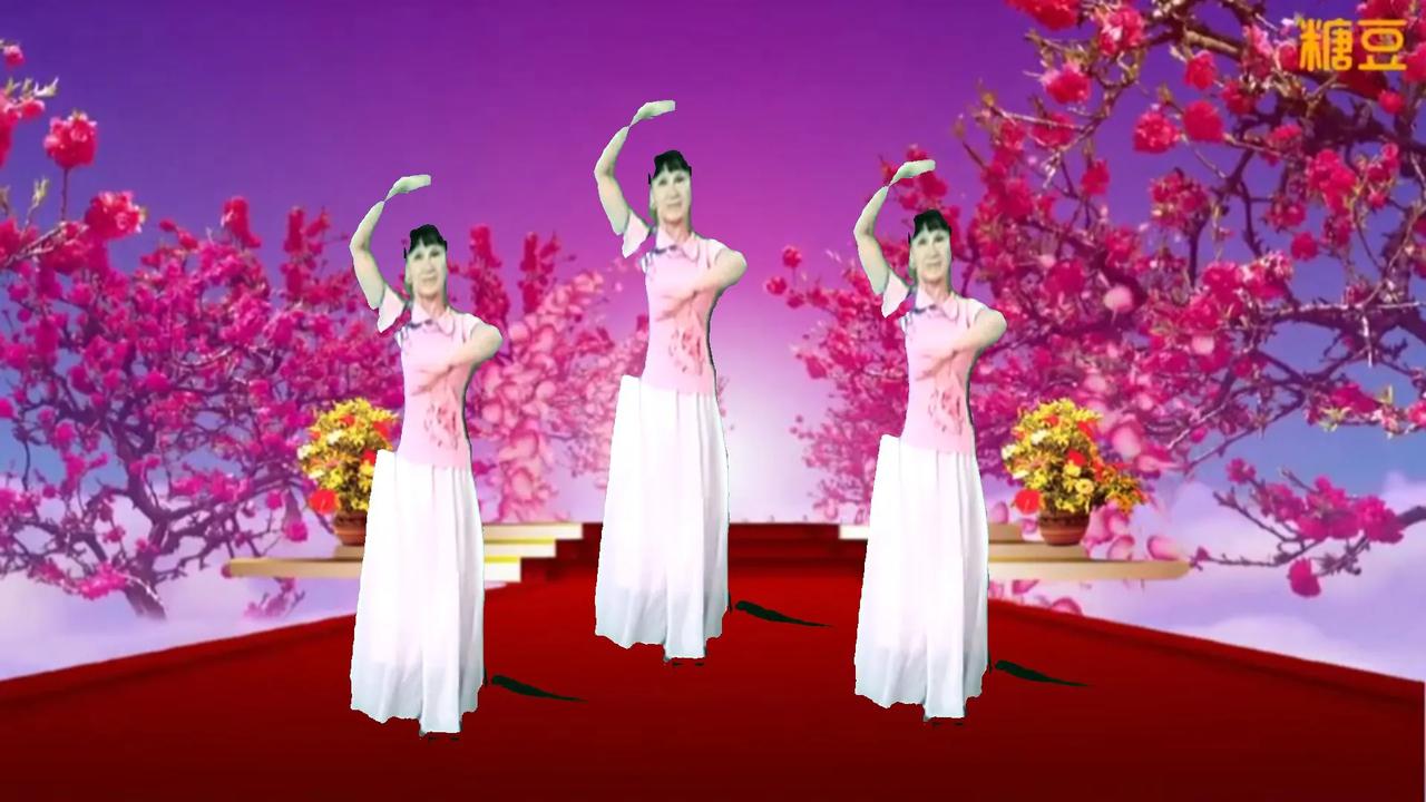冬意越来越浓，天气越来越冷。添一件衣服 .添一份温暖.也添上一份我的祝福：照顾好