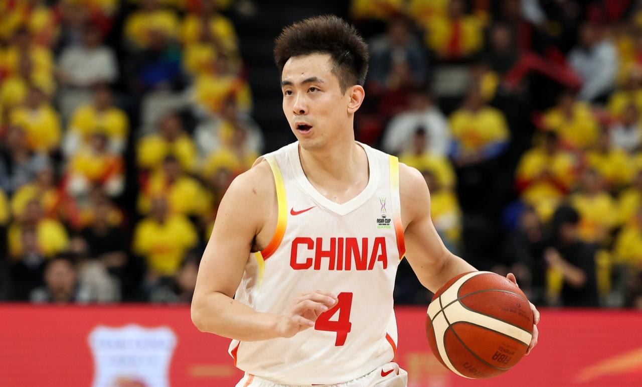 赵继伟出任新一届中国男篮队长，扛起重任再出发
 
新一届中国男篮队长人选正式敲定