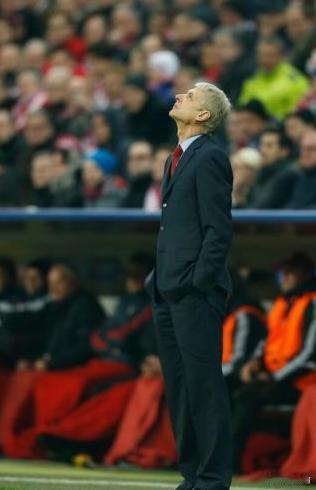 【悲殇！阿森纳艺术足球之死 先输英超再输全世界】3月13日，“最华丽”的阿森纳已