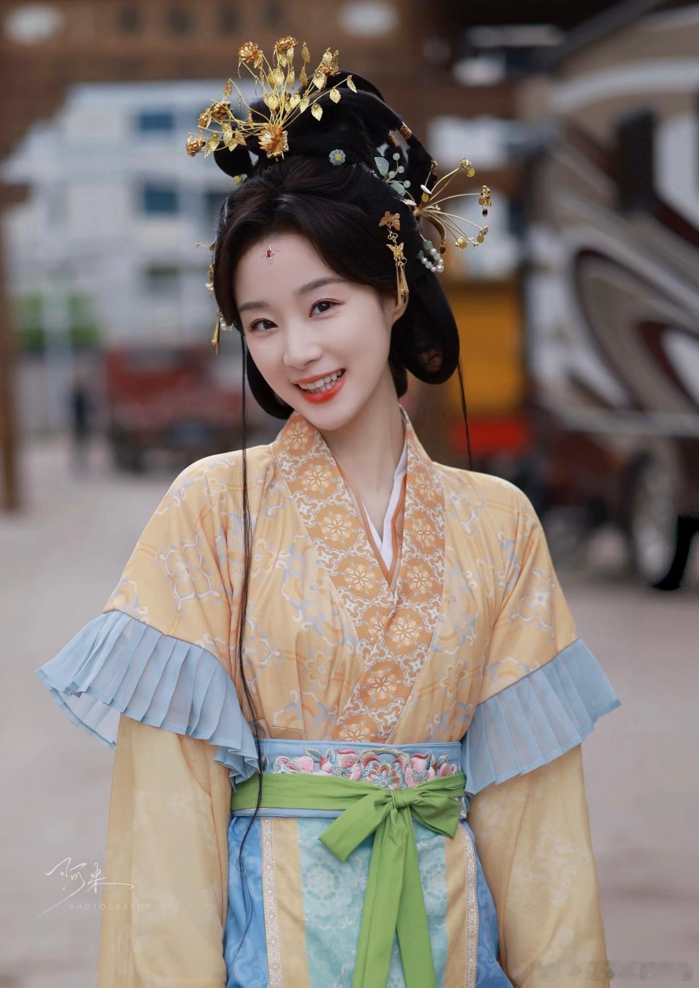 短剧演员有自己的乘风小考没想到短剧演员也有专属乘风小考，王小亿和薛滨弘斗舞式跳舞