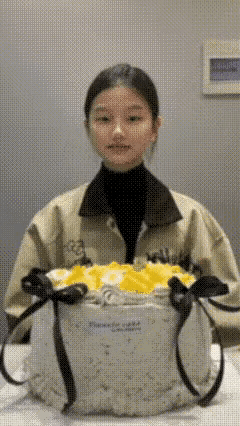 仪式感这东西一安排上，生日幸福感直接翻十倍！
下次生日我也要这样[爱慕]